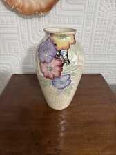 Beautiful Maling Pearlescent Lustre 8.5” Vase