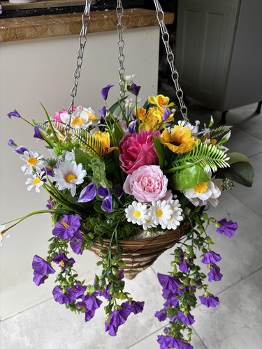 Artificial hanging basket faux - hanging,