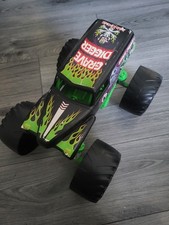 Monster Jam Grave Digger XL 1:10 Sized Truck
