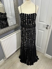 Ladies size 14 beautiful boned bodice dress from Xscape by Joanna Chen - cruise 