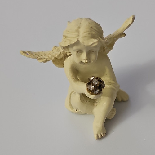 Resin cherub angel - resin, w/