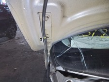 BONNET HINGE RH VAUXHALL