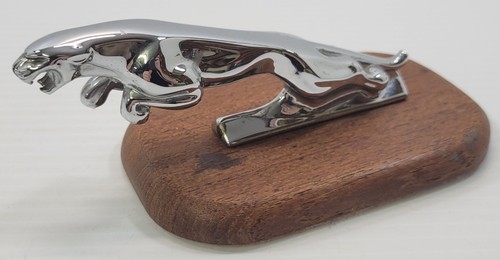 Vintage leaping jaguar - *b2),