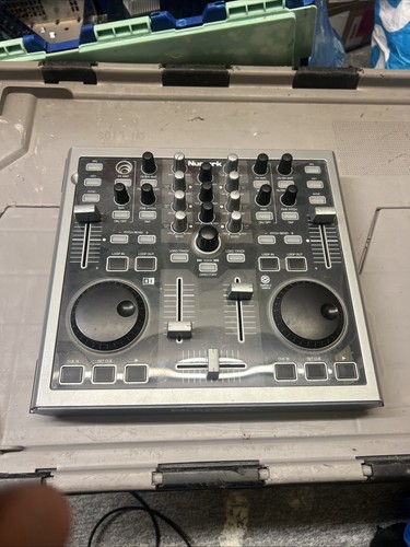 Numark total control decks - control, dj