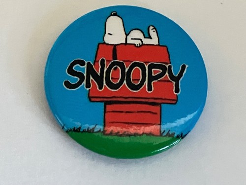 Vintage snoopy pin badge - snoopy,