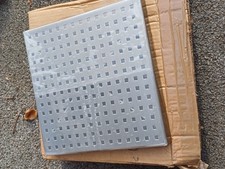 Stainless steel manhole grate