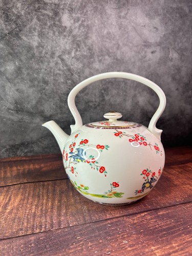 The first teapots series - first,