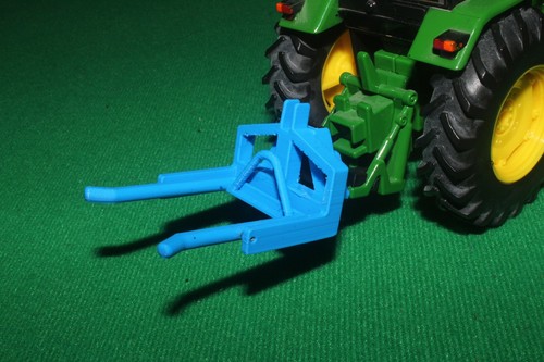 Model blue round bale - 1/32,