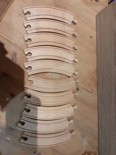 10  CURVED WOODEN TRAIN TRACK