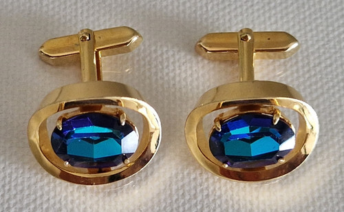 Vintage gold tone oval - vintage,