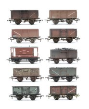 BACHMANN 'OO' GAUGE RAKE OF 10