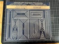 Tattered Lace side stepper die