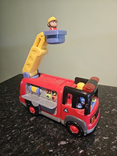 Elc fireengine with figures - fireengine,
