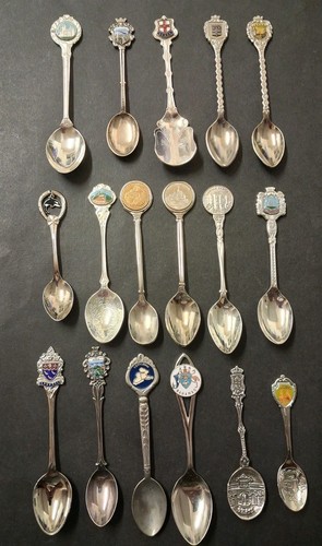 Souvenir spoons lot 17 - souvenir,