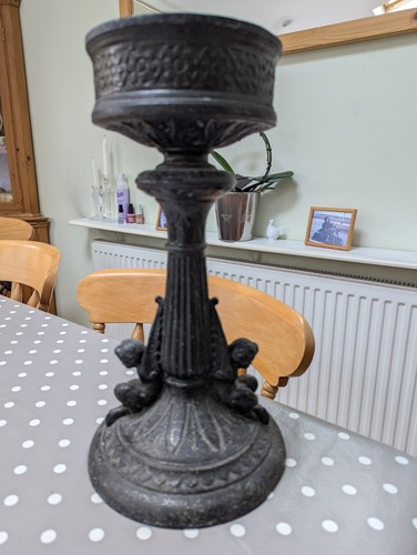 Stunning antique cast iron - cast,
