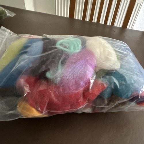 Multicoloured wool roving - multicoloured,