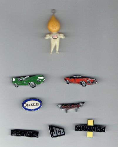 Items enamel pin badges - 5,