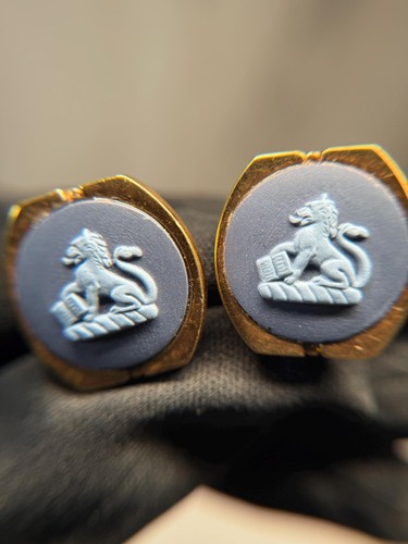 Wedgwood black jasperware clip - wedgwood,