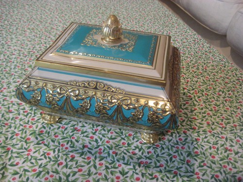 Collectable biscuit tin - tin, for