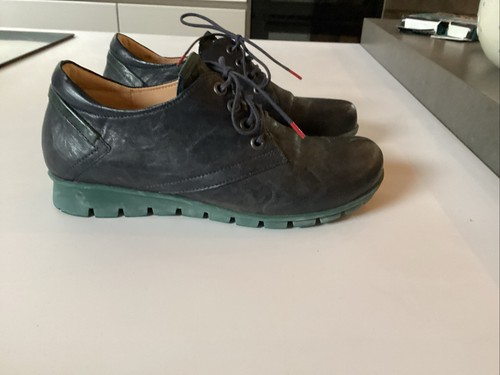 Think navy and teal - and, lace