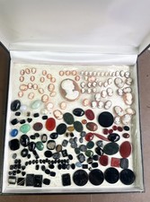 COLLECTION OF 185 ASSORTED