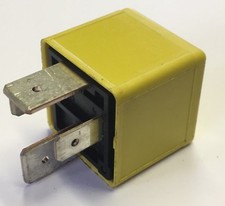Vauxhall Vectra Astra  Multi Use Yellow Relay 90226846 V23134-J52-X369 Tyco -#35