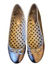 TU Womens Size 8 Bronze Slip