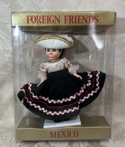 Vintage doll with opening - -, 8"