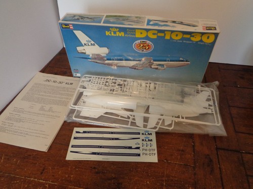 Revell 144 4243 - no.,