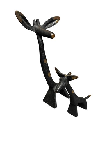 Modernist cast metal figurine - metal,