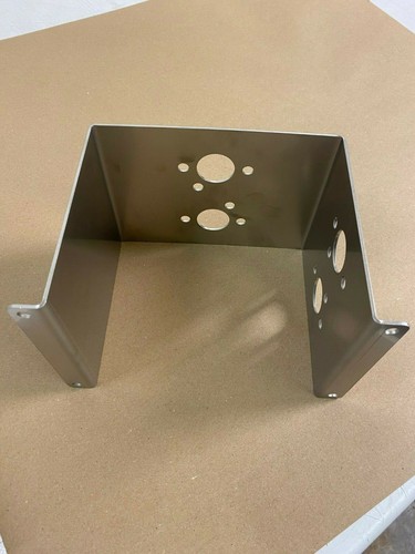 Under floor mounting bracket - under,