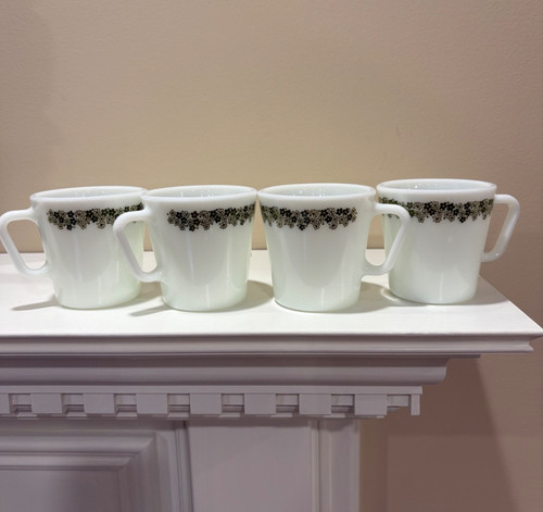Vintage set pyrex milk - of,
