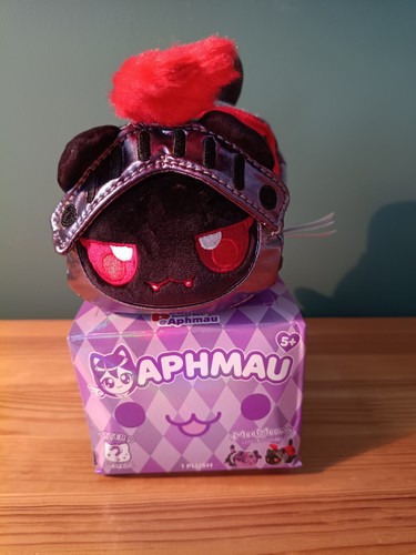 Aphmau knight royals series - knight,