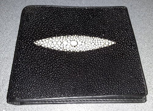 Black stingray wallet - black,