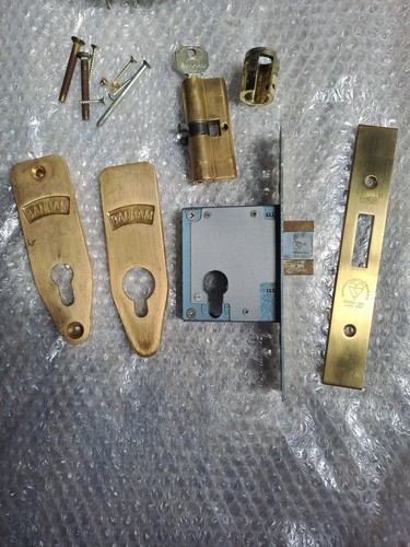 Banham mortice deadbolt front - banham,