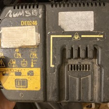 DeWalt DE0246 Battery Charger