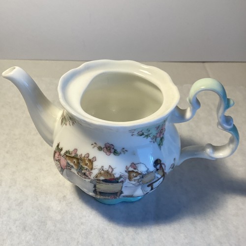 Royal doulton brambly hedge - doulton,