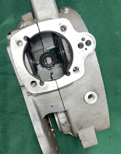Bsa b25 crankcase - bsa, used