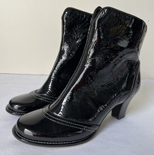 Clark’s Black Patent Heeled Side Zip Leather Boots Sz 5 Guc