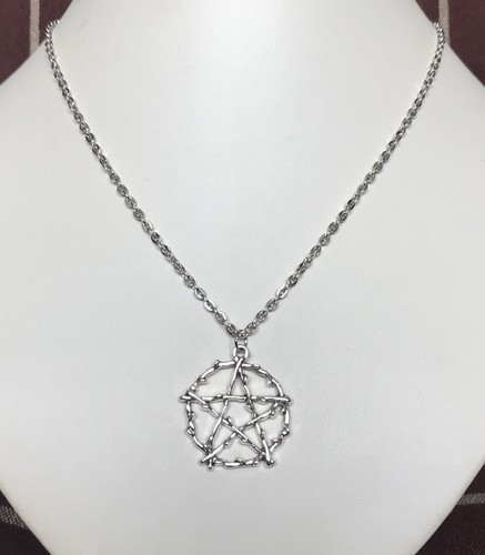 Pentagram pendant chain - 18",