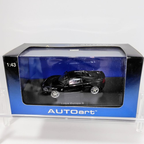 Autoart scale model car - 1/43,