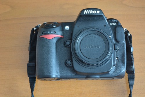 Nikon d300 3mp digital slr - nikon,