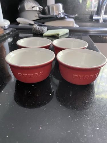 Pyrex red ramekins - red,