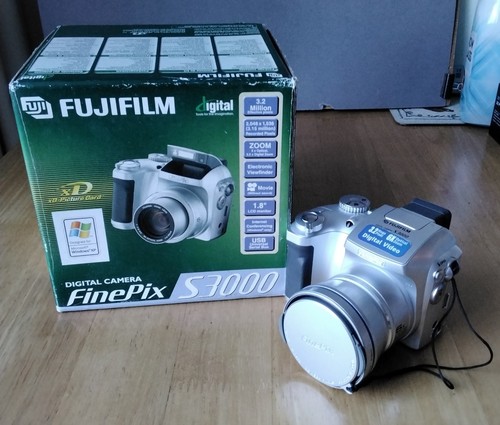 Fuji finepix s3000 - fuji,