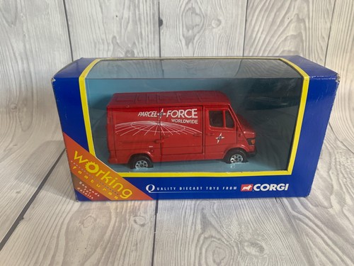 Corgi mercedes van parcel - mercedes,