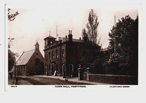 Monmouthshire town hall - town,