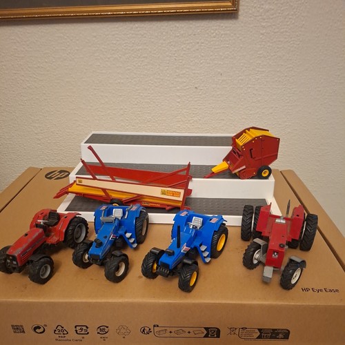 Britains etc tractors - 1.32,
