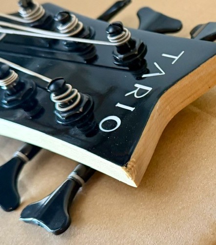 Fretless 6 - issue, )