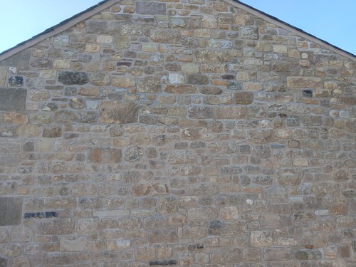 Reclaimed random stone walling - random,