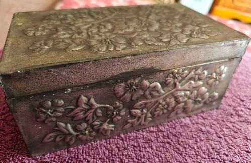 Vintage tin plated box flower - box,